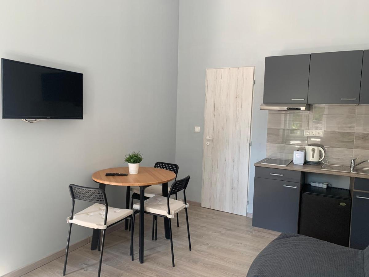 Kinizsi Udvar Apartmanhaz Балатонбоглар Экстерьер фото