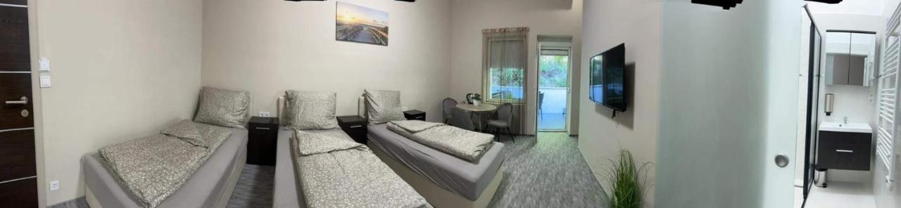 Kinizsi Udvar Apartmanhaz Балатонбоглар Экстерьер фото