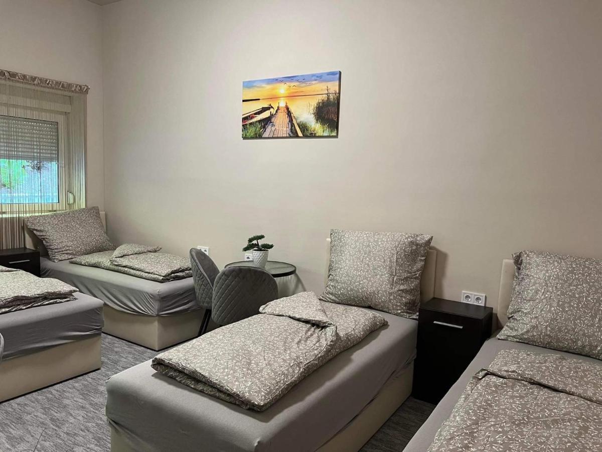 Kinizsi Udvar Apartmanhaz Балатонбоглар Экстерьер фото