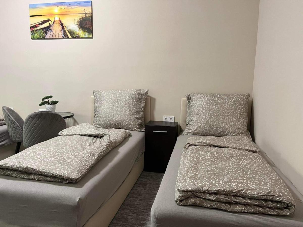 Kinizsi Udvar Apartmanhaz Балатонбоглар Экстерьер фото