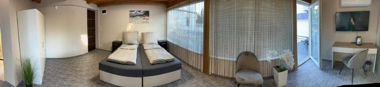 Kinizsi Udvar Apartmanhaz Балатонбоглар Экстерьер фото