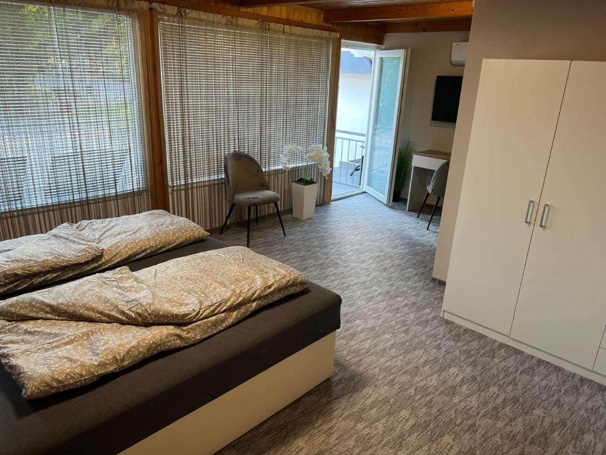 Kinizsi Udvar Apartmanhaz Балатонбоглар Экстерьер фото