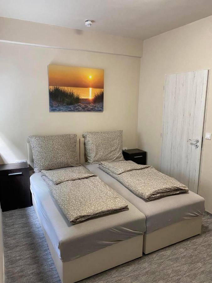 Kinizsi Udvar Apartmanhaz Балатонбоглар Экстерьер фото