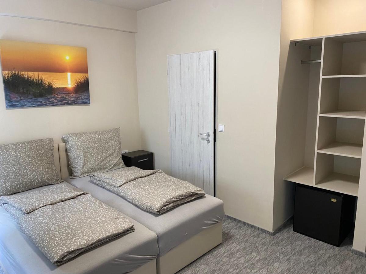 Kinizsi Udvar Apartmanhaz Балатонбоглар Экстерьер фото