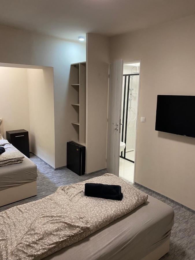 Kinizsi Udvar Apartmanhaz Балатонбоглар Экстерьер фото